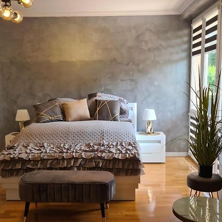 Apartament Deluxe 2 ออชเวียนชิม ภายนอก รูปภาพ