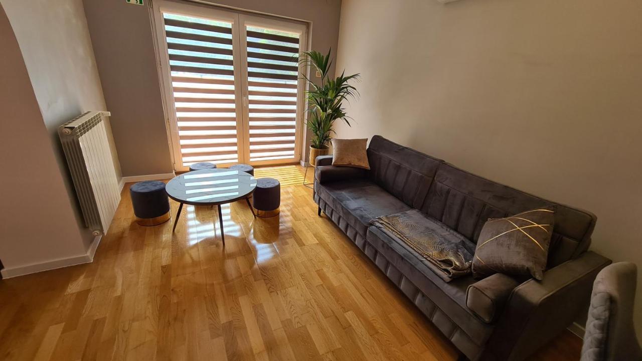 Apartament Deluxe 2 ออชเวียนชิม ภายนอก รูปภาพ