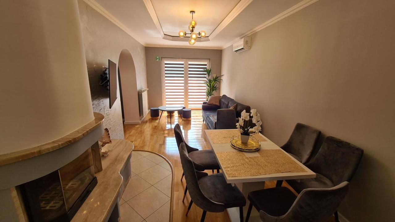 Apartament Deluxe 2 ออชเวียนชิม ภายนอก รูปภาพ