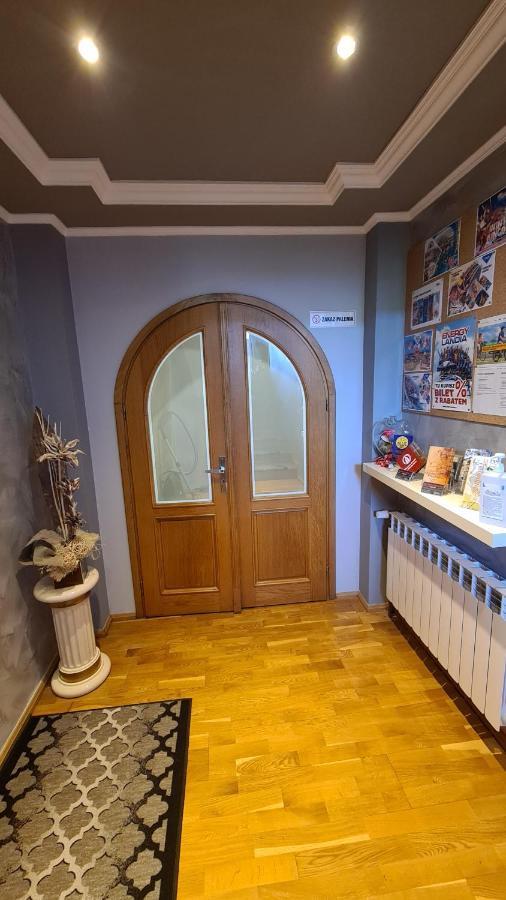 Apartament Deluxe 2 ออชเวียนชิม ภายนอก รูปภาพ